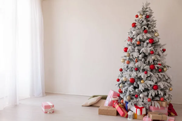 Fondo de Navidad Árbol de Navidad año nuevo regalos decoración vacaciones invierno —  Fotos de Stock