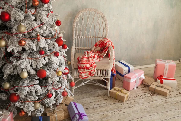 Jul bakgrund julgran nyår presenter inredning dekoration semester vinter — Stockfoto