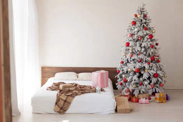 Fondo de Navidad Árbol de Navidad año nuevo regalos decoración vacaciones invierno — Foto de Stock