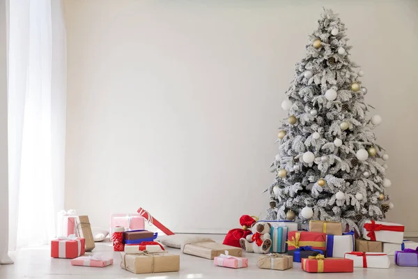 Weihnachtsbaum Girlande Lichter neues Jahr Urlaub Geschenke weiß Home Dekor — Stockfoto