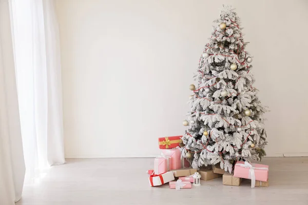 Jul bakgrund julgran nyår presenter inredning dekoration semester vinter — Stockfoto