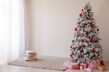 Noel ağacı ev iç Yılbaşı tatil hediyeler kış dekor