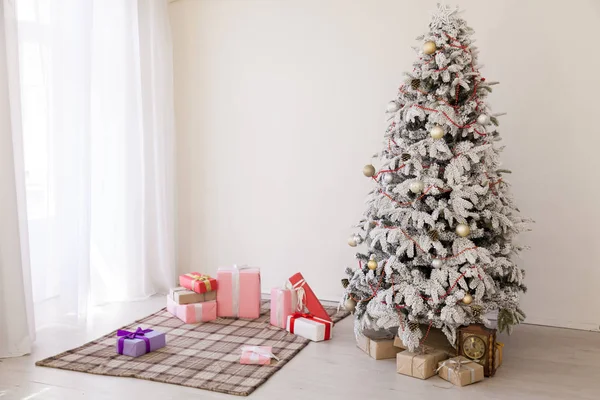 Christmas Tree House wnętrze nowego roku wakacje prezenty zima — Zdjęcie stockowe