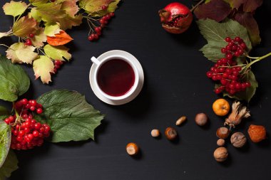 meyve fındık renkli yaprakları üzerinde arka plan Kahvaltı Öğle Yemeği akşam yemeği için