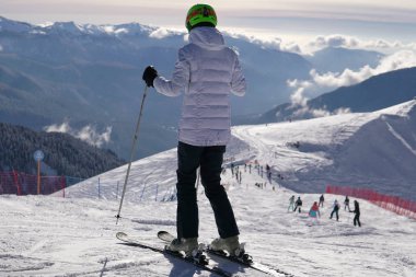 Kar Kayak Snowboard düşkünleri için dağ yamacında