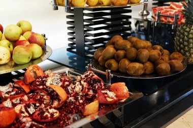 taze meyve mutfak narenciye elma sağlıklı gıda ile plakalar