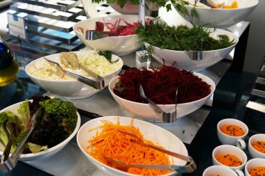 Aromatik baharatlar ile Restoran mutfağında taze sebze