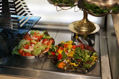 Aromatik baharatlar ile Restoran mutfağında taze sebze