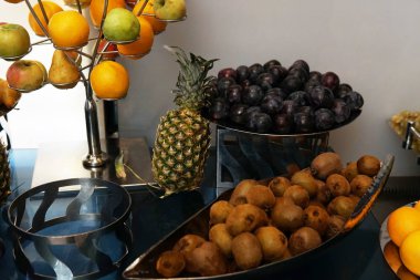 taze meyve mutfak narenciye elma sağlıklı gıda ile plakalar