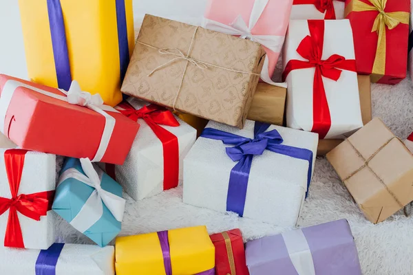 Fondo festivo regalos de cumpleaños de Navidad decoración holliday —  Fotos de Stock