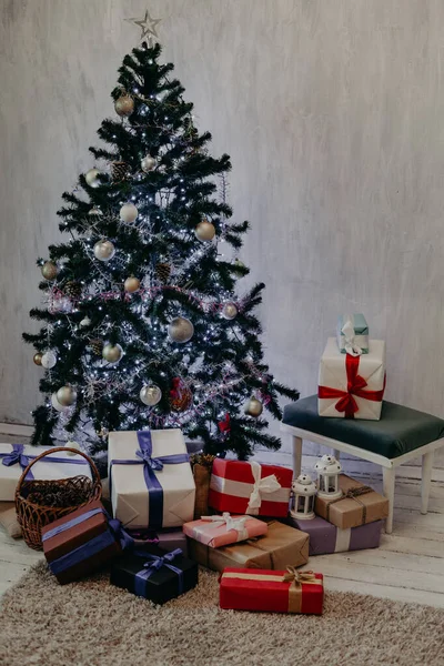 Natale sfondo Natale decorazione regali giocattoli luci ghirlanda — Foto Stock