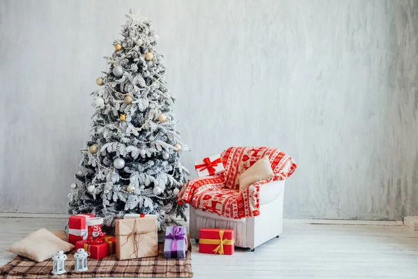 Árbol de Navidad decoración regalos año nuevo vacaciones invierno —  Fotos de Stock