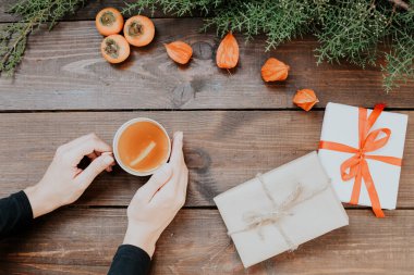 Eller Noel yılbaşı ağacı hediye ev kış