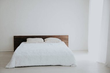 İç beyaz yatak odası bu sabah Oda