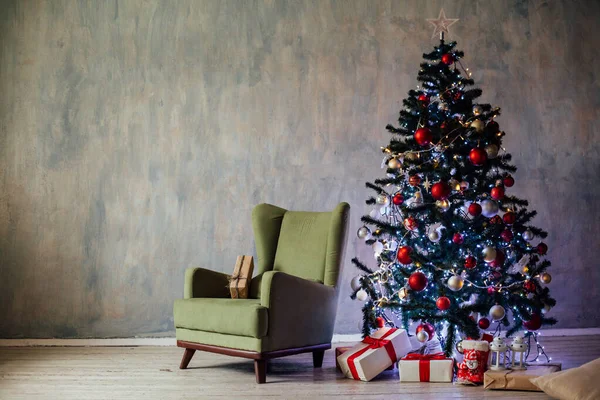 크리스마스 트리 조명 및 garlands 크리스마스를 위한 가정 선물 — 스톡 사진