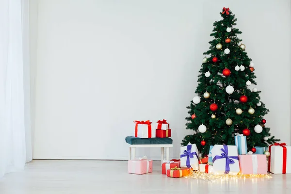 Fondo de Navidad Año Nuevo Árbol de Navidad regalos guirnalda vacaciones —  Fotos de Stock