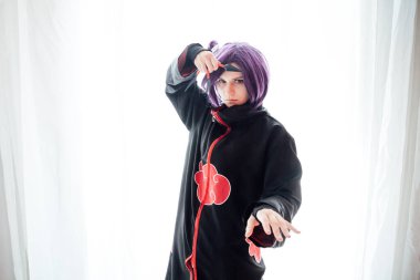 Mor saçlı kız oyuncu anime Japonya