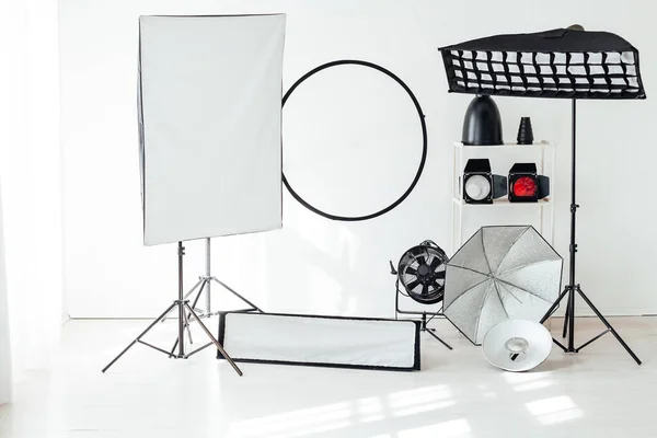 Fényképezés studio equipment flash accessories professzionális fotós — Stock Fotó