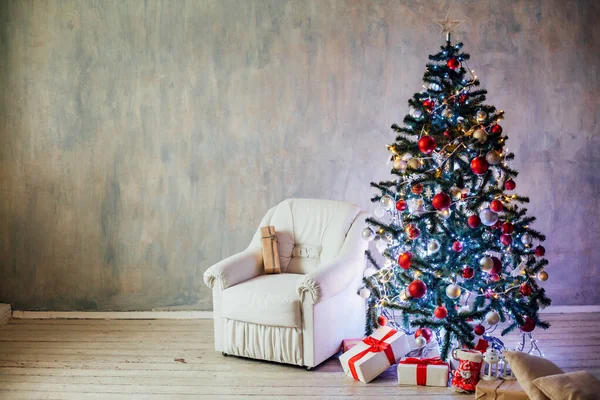 Noel çelenk ile Noel dekor Noel ağacı — Stok fotoğraf
