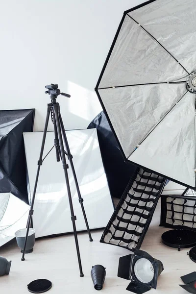 Fotostudio apparatuur flitsfilters fotografen accessoires — Stockfoto