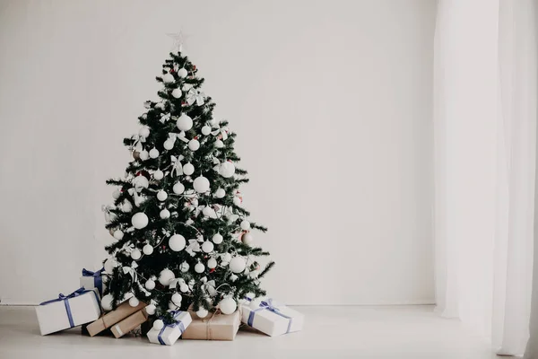Decoração Natal Árvore Natal Fundo Branco — Fotografia de Stock