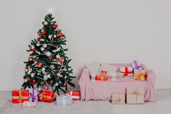 Casa de árvore de Natal Interior ano novo férias presentes decoração de inverno — Fotografia de Stock