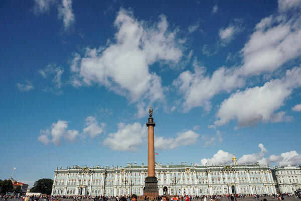 Санкт-Петербургская Дворцовая площадь

