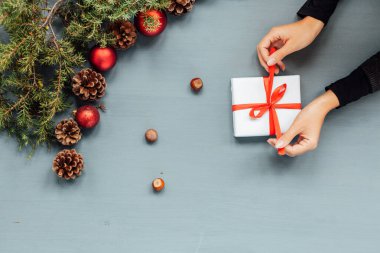 Yılbaşı ağacı Yılbaşı hediyeleri dekor dekorasyon kış tatil