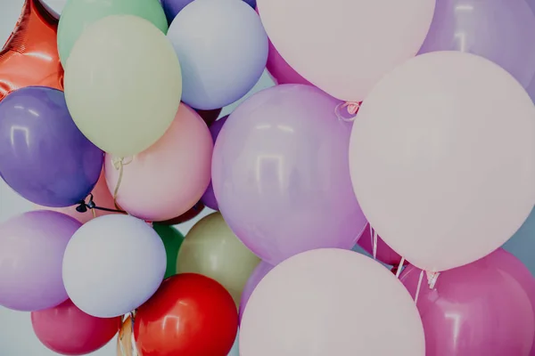 Balões e presentes para celebração de aniversário holliday — Fotografia de Stock
