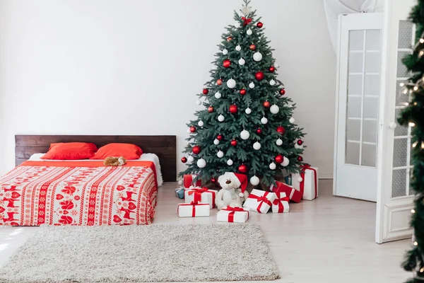 Blauwe Kerstboom Slaapkamer Decor Dennenbedden Voor Het Nieuwe Jaar Met — Stockfoto