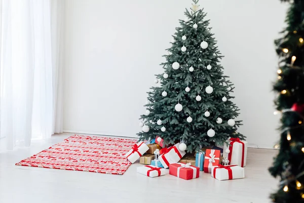 Μπλε Χριστουγεννιάτικο Δέντρο Διακόσμηση Πεύκο Για Νέο Έτος Δώρα Κάρτα — Φωτογραφία Αρχείου