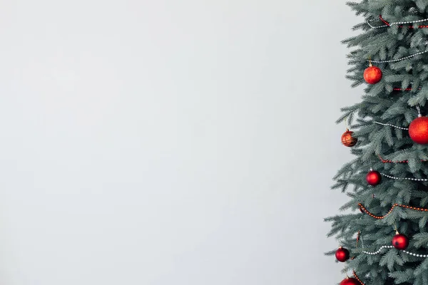Blauer Weihnachtsbaum Mit Kiefer Dekor Geschenke Für Das Neue Jahr — Stockfoto