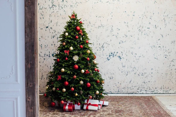 Weihnachtsbaum Mit Geschenken Neujahr Dekor — Stockfoto