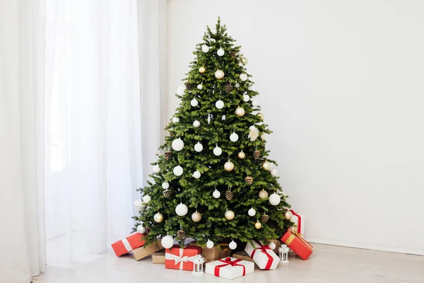 Χειμώνας Χριστουγεννιάτικο Δέντρο Δώρα Νέο Έτος Διακόσμηση Γιρλάντα Εσωτερικό Του — Φωτογραφία Αρχείου