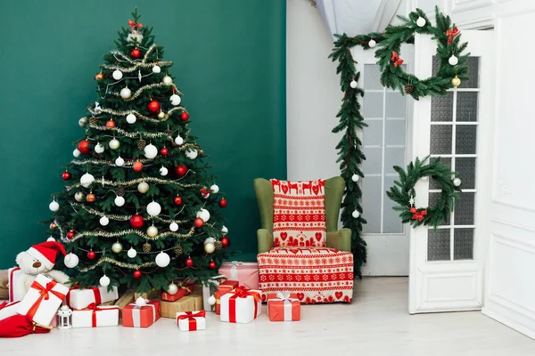 Árbol Navidad Pino Enojado Interior Casa Año Nuevo Decoración Guirnalda — Foto de Stock