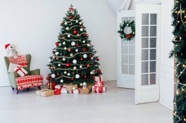 Yeni yıl dekorasyonu, çam ağacının iç tarafındaki Noel ağacı 2022 yılına ait kartpostallar.