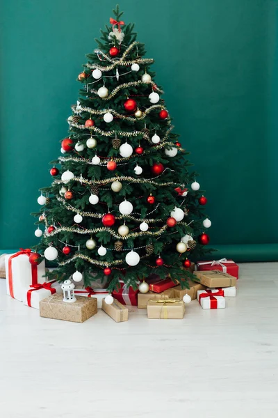 Árbol Navidad Pino Enojado Interior Casa Año Nuevo Decoración Guirnalda —  Fotos de Stock