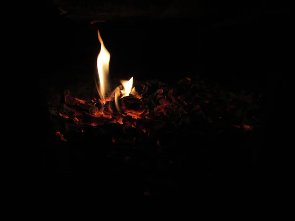 Fogueira Incendiada Fogo Feroz Despediu Lenha Lareira Fogo Brilhante Eiement — Fotografia de Stock