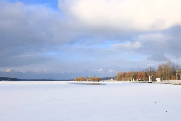Lago em Ternopil . — Fotografia de Stock