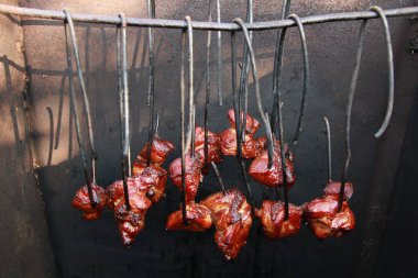 Doğal yiyecekler. Yanan miso füme. Ukrayna yemeği. Ukrayna 'dan ürünler.