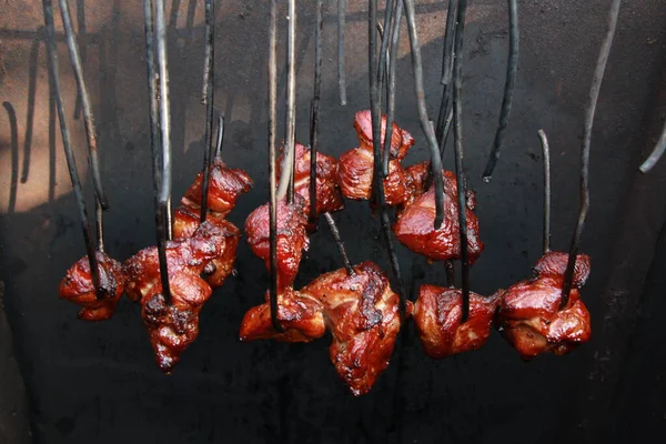 Doğal yiyecekler. Yanan miso füme. Ukrayna yemeği. Ukrayna 'dan ürünler.