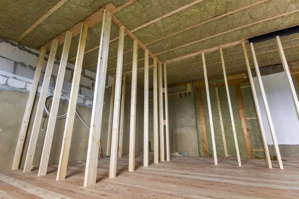 Construction Renovation Big Spacious Empty Unfinished Attic Room Oak Floor — Stock Photo, Image