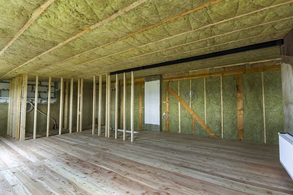 Construction Renovation Big Spacious Empty Unfinished Attic Room Oak Floor — Stock Photo, Image