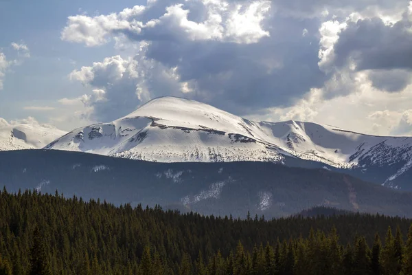 Фантастичний Вигляд Гора Говерла Діапазоні Карпатських Гір Яскравий Сонячний Весняний — стокове фото