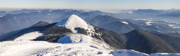 Kar Kış Dağlar Kaplı Kutup Manzara Renkli Açık Sahne Tarzı — Stok fotoğraf