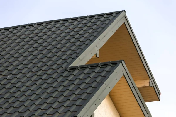 Detalhe Close Novo Topo Casa Moderna Com Telhado Verde Com — Fotografia de Stock