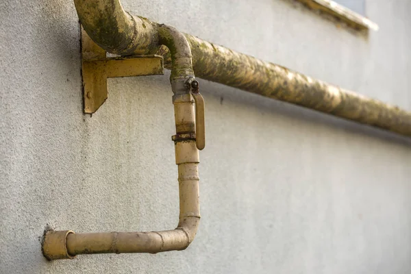 Yakın Çekim Detay Eski Kirli Sarı Doğal Gaz Boruları Kaynak — Stok fotoğraf