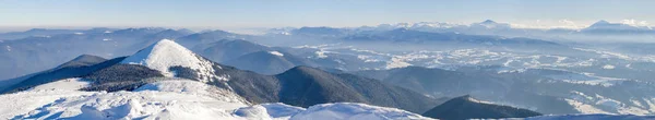 Kış Dağlar Panorana Manzara Dağ Tepeler Beyaz Kar Kaplı — Stok fotoğraf