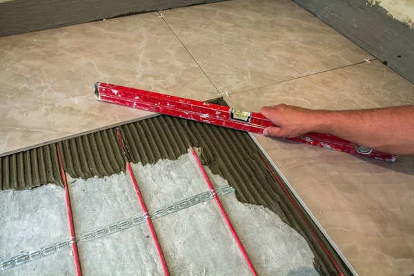 Ceramic Tiles Tools Tiler Worker Hand Installing Floor Tiles Home — Stock Photo, Image