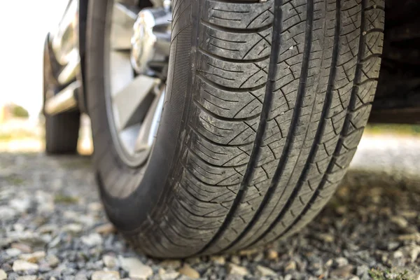 Närbild Detalj Bil Rullar Med Aluminium Skiva Och Svart Gummi — Stockfoto